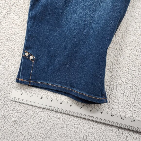 Gloria Vanderbilt Jean Shorts Womens Avery Pull On Skimming Mid Rise Stretch NWT - Picture 10 of 10